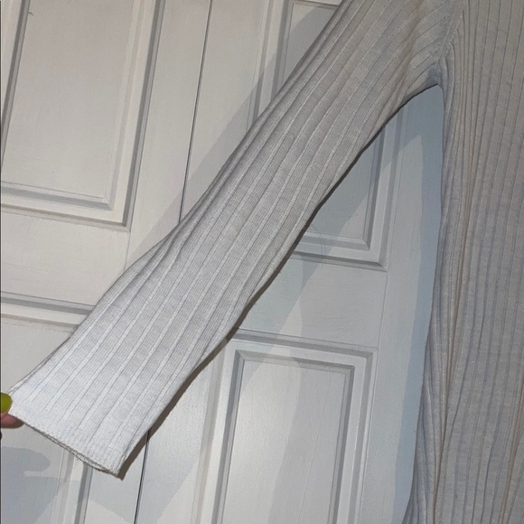 Ivanka Trump Light Gray Ribbed Sweater - Picture 6 of 7